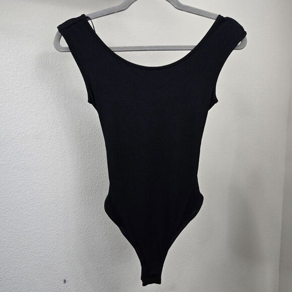 Lush Black Ribbed Scoop Back Bodysuit –‎ Size S - Picture 2 of 4